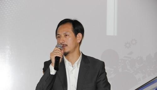 深圳市百分之百數(shù)碼科技有限公司董事長(zhǎng)徐國(guó)祥。 