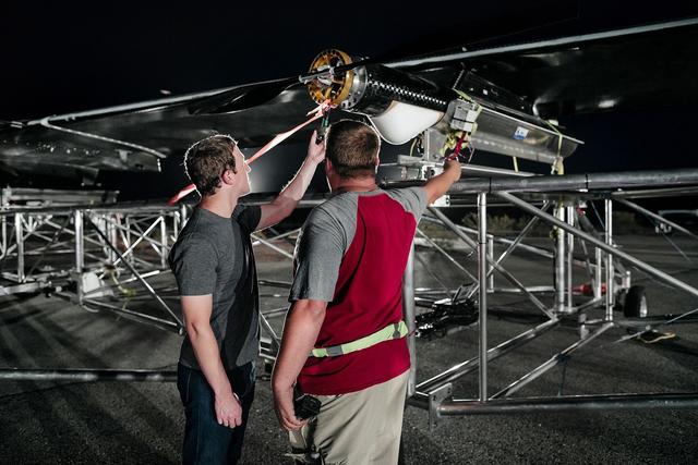 Facebook互聯(lián)網(wǎng)服務(wù)無(wú)人機(jī)首次試飛，表現(xiàn)超出預(yù)期