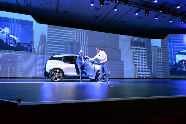 BMW無人駕駛項目負責(zé)人Elmar_Frickenstein介紹與英特爾展開無人駕駛的合作